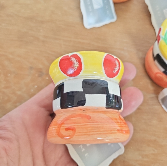 NWT Amscan Home Whimsy Hand Painted Ceramic Napkin Rings Set Of 6 - Picture 5 of 9